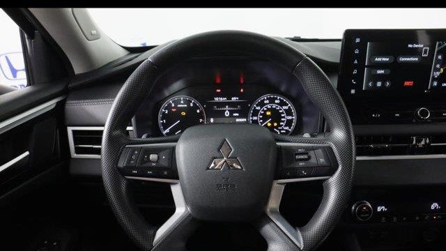 2025 Mitsubishi Outlander ES