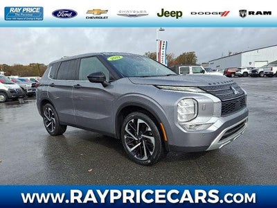 Photo of a 2022 Mitsubishi Outlander AWD SE 4DR SUV for sale