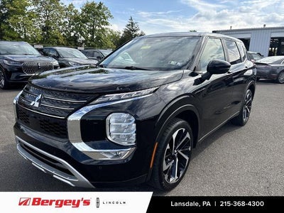 Photo of a 2022 Mitsubishi Outlander AWD SE 4DR SUV for sale