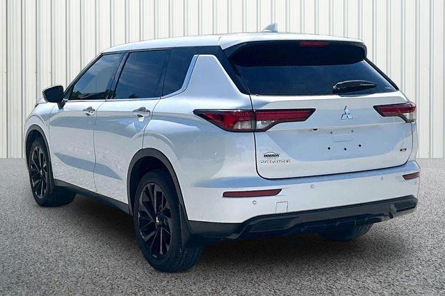 2023 Mitsubishi Outlander - $23,532