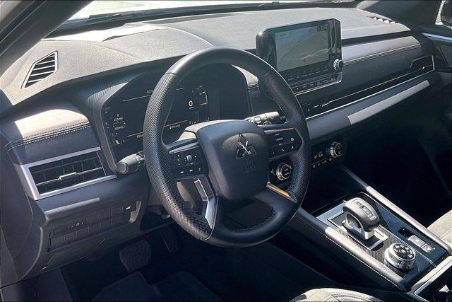 2023 Mitsubishi Outlander - $23,532