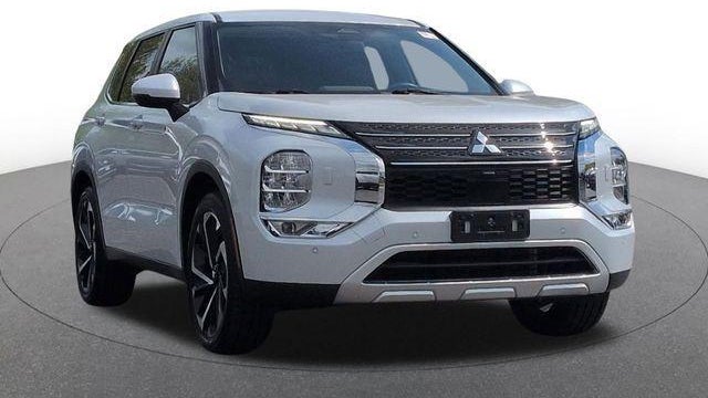 Preowned 2023 Mitsubishi Outlander SE for Sale