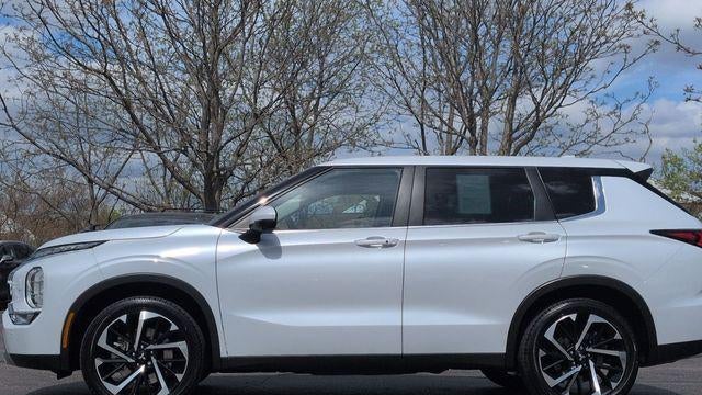 2023 Mitsubishi Outlander SE