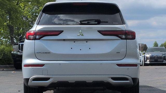 2023 Mitsubishi Outlander SE