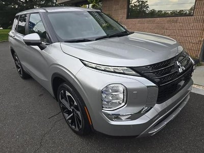 Photo of a 2022 Mitsubishi Outlander AWD SE 4DR SUV for sale