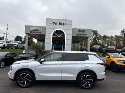 Photo of a 2022 Mitsubishi Outlander AWD SE 4DR SUV for sale