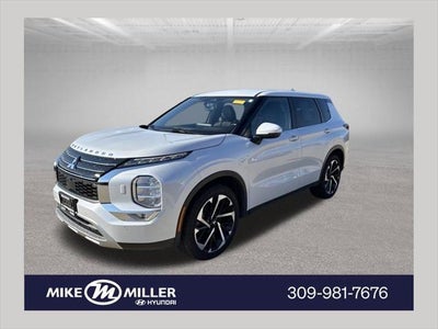 Photo of a 2023 Mitsubishi Outlander AWD SE 4DR SUV for sale