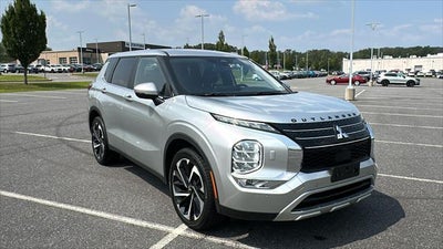 Photo of a 2022 Mitsubishi Outlander AWD SE 4DR SUV for sale