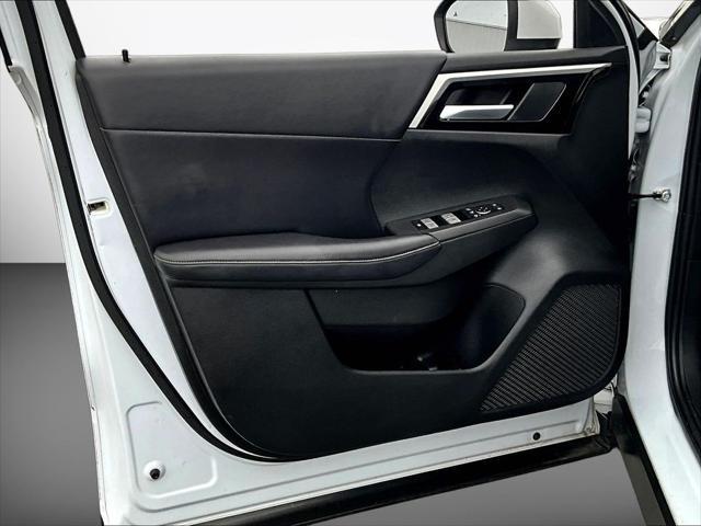 2023 Mitsubishi Outlander - $18,699
