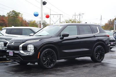 Photo of a 2023 Mitsubishi Outlander AWD SE 4DR SUV for sale