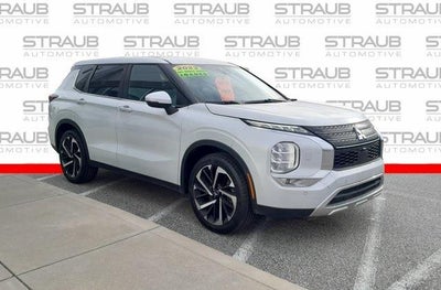 Photo of a 2022 Mitsubishi Outlander AWD SE 4DR SUV for sale