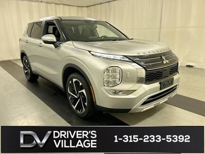 Photo of a 2022 Mitsubishi Outlander AWD SE 4DR SUV for sale