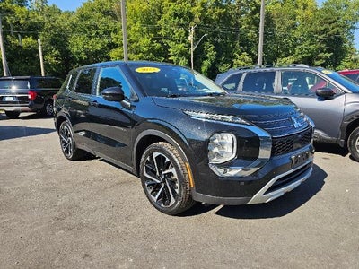 Photo of a 2023 Mitsubishi Outlander AWD SE 4DR SUV for sale