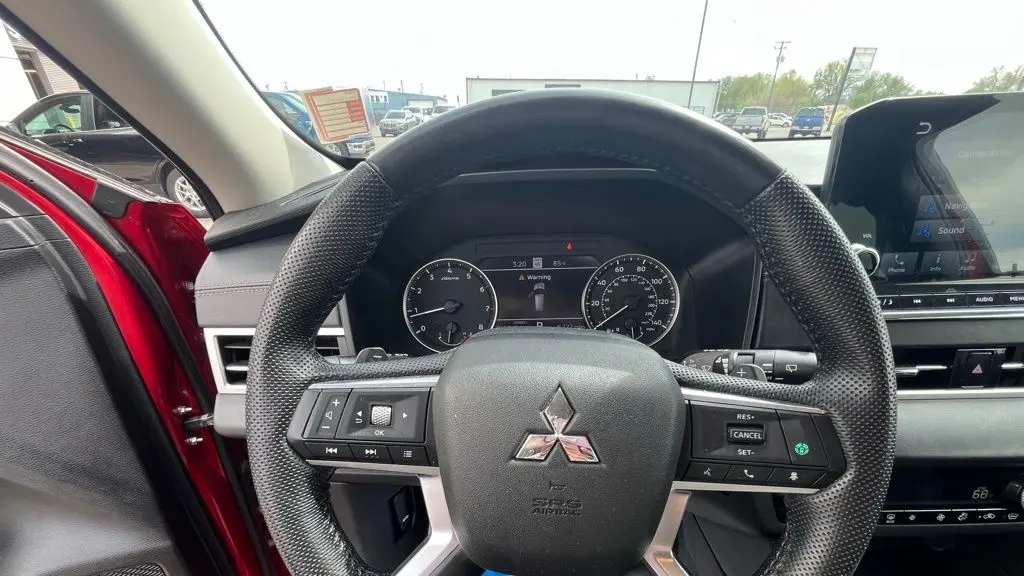 2023 Mitsubishi Outlander SE