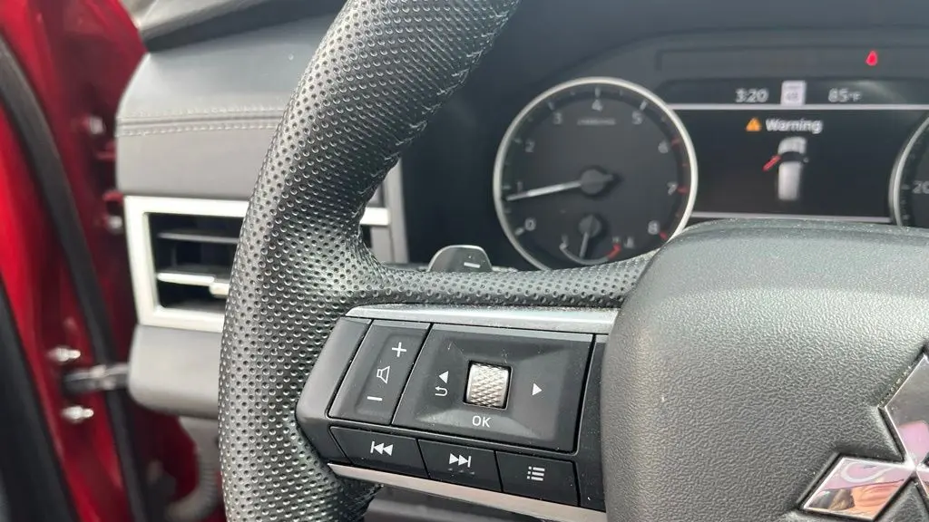 2023 Mitsubishi Outlander SE