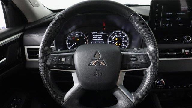 2025 Mitsubishi Outlander ES