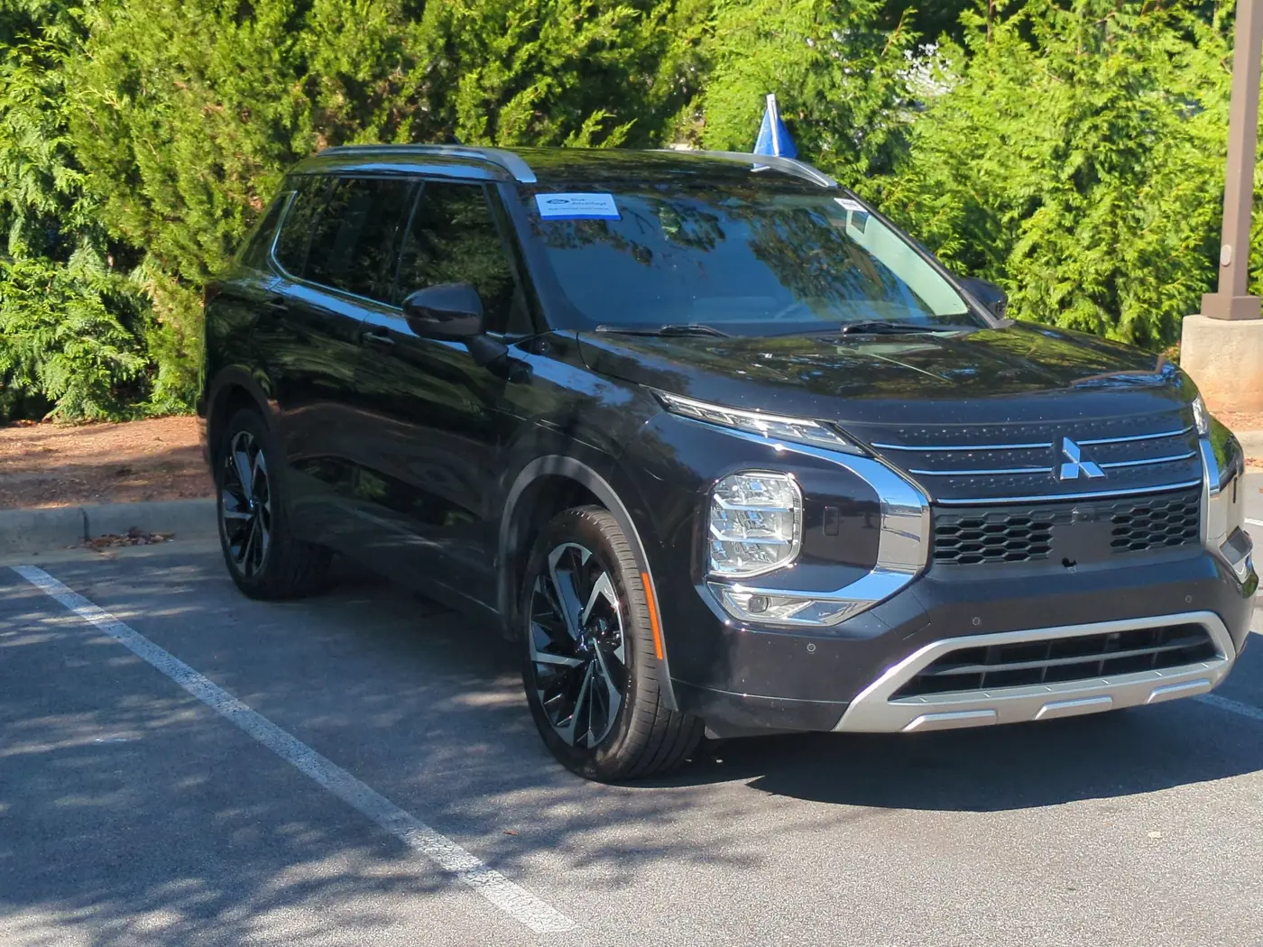2022 Mitsubishi Outlander - $16,495