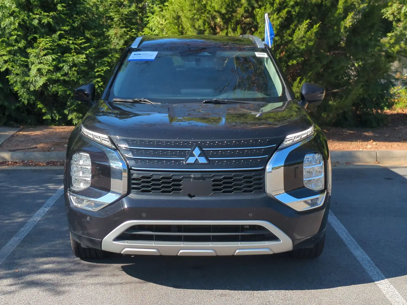 2022 Mitsubishi Outlander - $16,495
