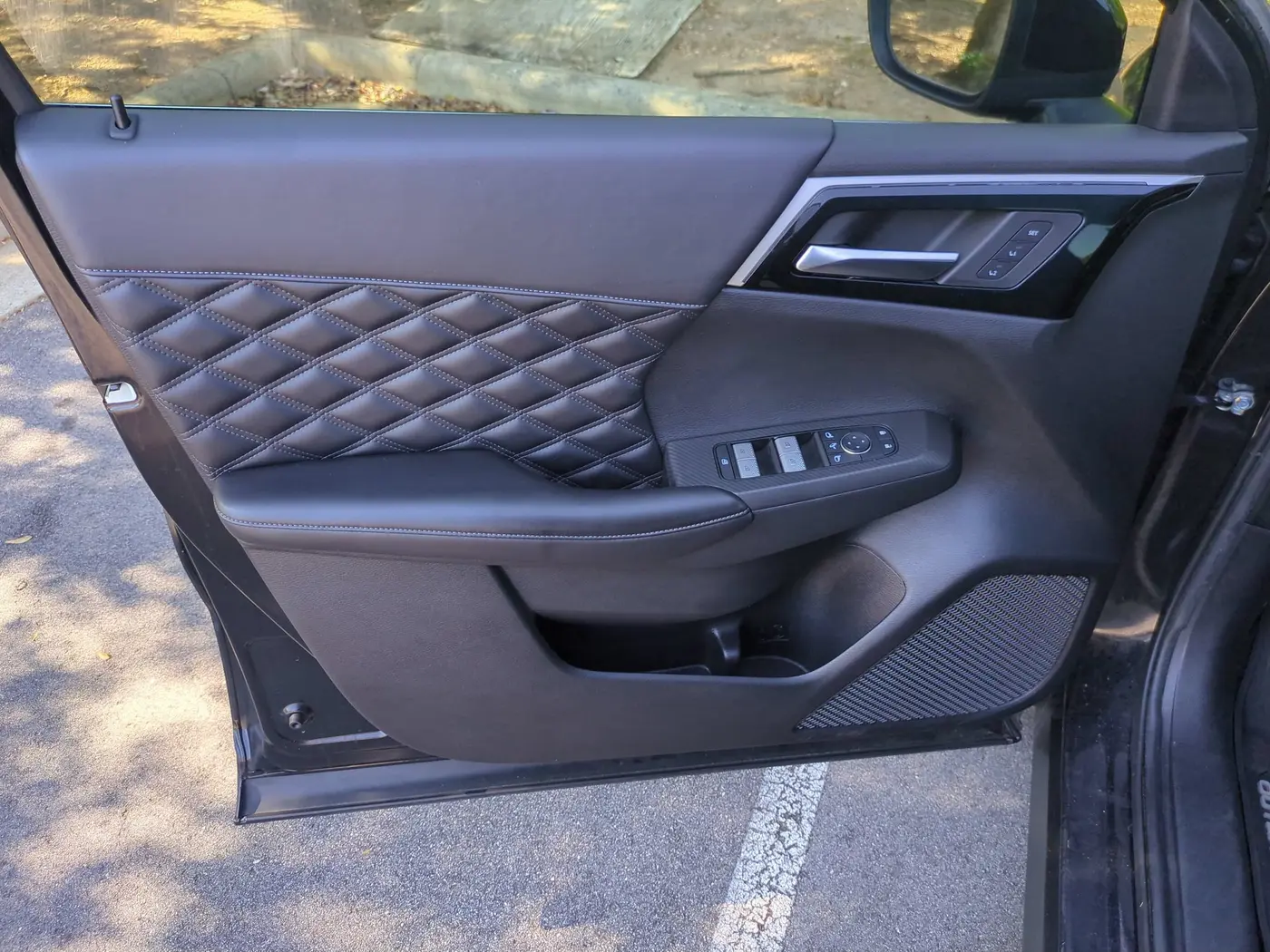 2022 Mitsubishi Outlander - $16,495