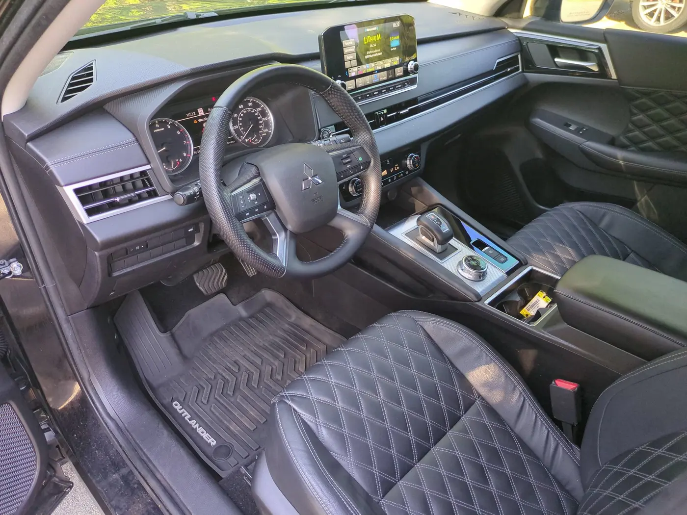 2022 Mitsubishi Outlander - $16,495