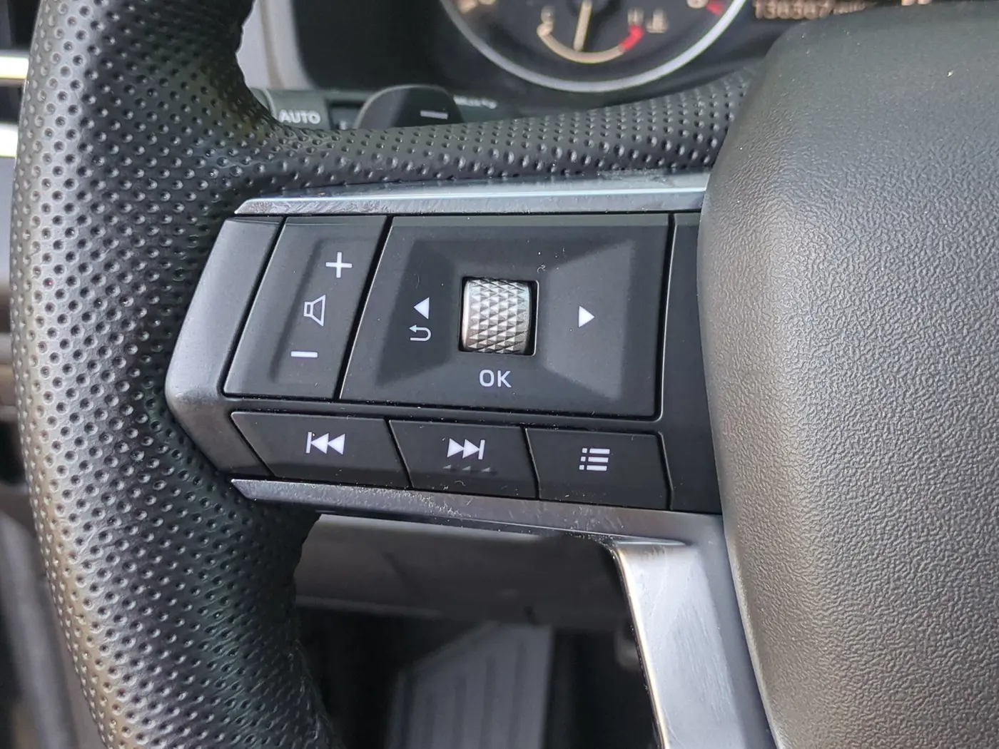 2022 Mitsubishi Outlander - $16,495