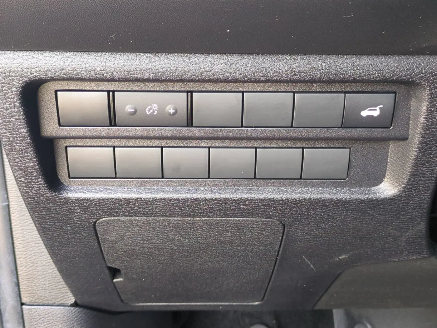 2022 Mitsubishi Outlander - $16,495