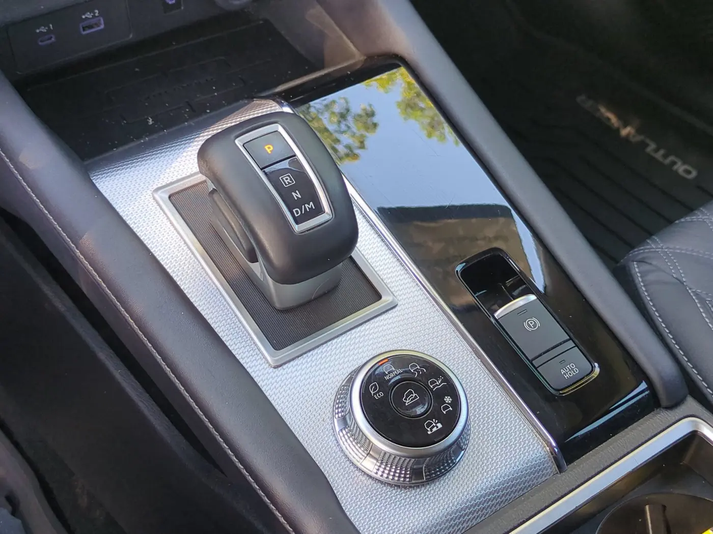 2022 Mitsubishi Outlander - $16,495