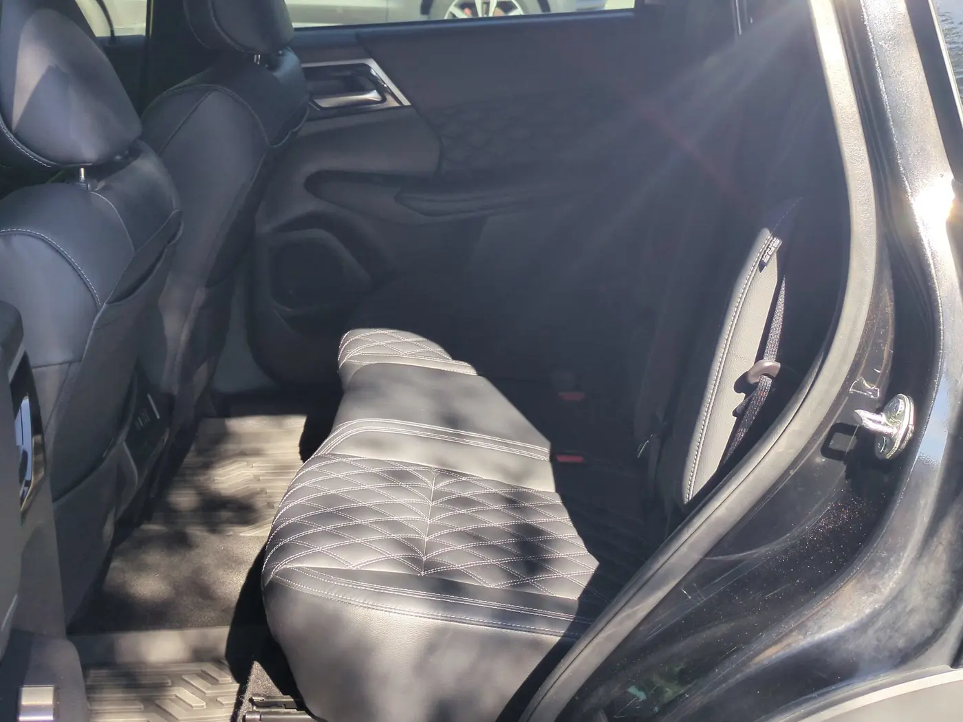 2022 Mitsubishi Outlander - $16,495