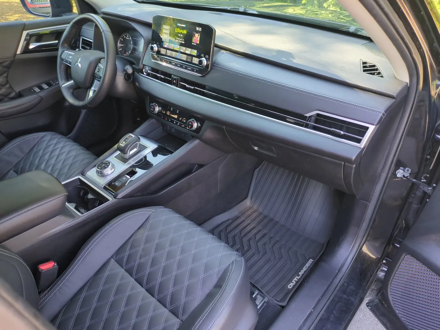 2022 Mitsubishi Outlander - $16,495