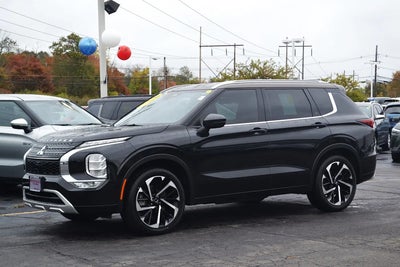 Photo of a 2023 Mitsubishi Outlander AWD SE 4DR SUV for sale