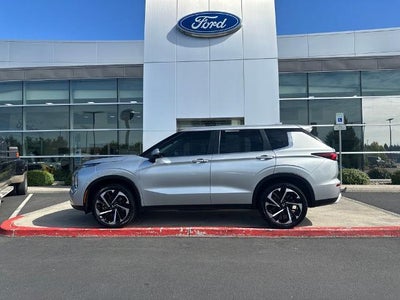 Photo of a 2024 Mitsubishi Outlander AWD SE 4DR SUV for sale