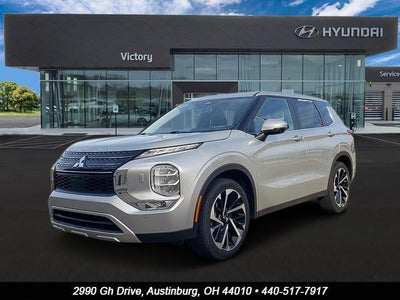 Photo of a 2024 Mitsubishi Outlander AWD SE 4DR SUV for sale