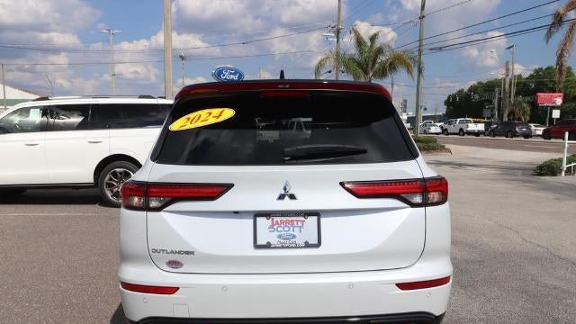 2024 Mitsubishi Outlander SE