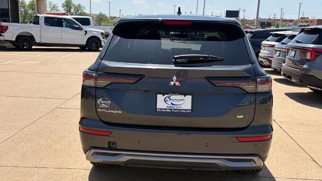 2025 Mitsubishi Outlander SE