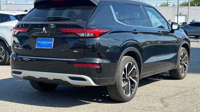 2023 Mitsubishi Outlander SE