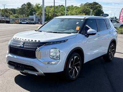 Photo of a 2024 Mitsubishi Outlander AWD SE 4DR SUV for sale