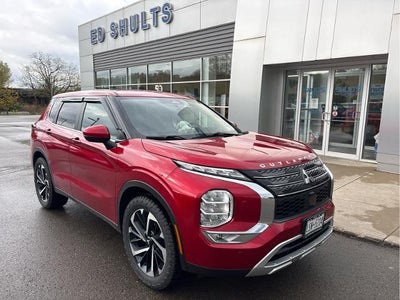 Photo of a 2024 Mitsubishi Outlander AWD SE 4DR SUV for sale