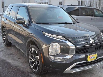 Photo of a 2024 Mitsubishi Outlander AWD SE 4DR SUV for sale