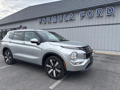Photo of a 2025 Mitsubishi Outlander AWD SE 4DR SUV for sale