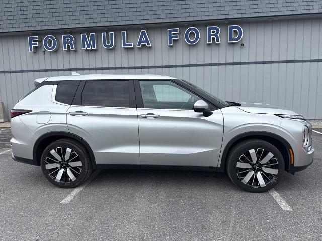 2025 Mitsubishi Outlander - $29,999