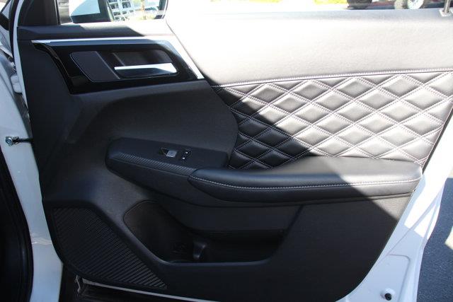 2022 Mitsubishi Outlander - $22,015