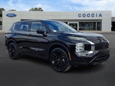 Photo of a 2023 Mitsubishi Outlander AWD SE 4DR SUV for sale