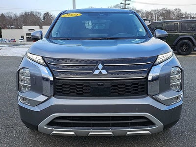 Photo of a 2024 Mitsubishi Outlander AWD SE 4DR SUV for sale