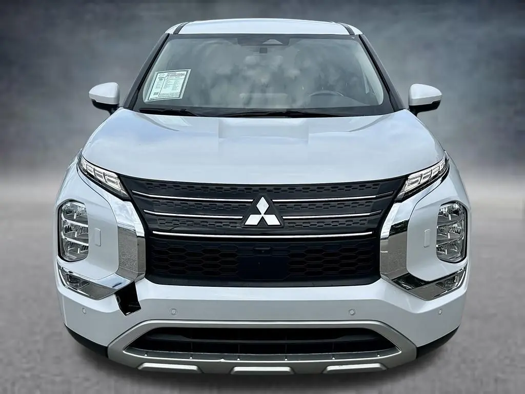 2024 Mitsubishi Outlander - $20,840