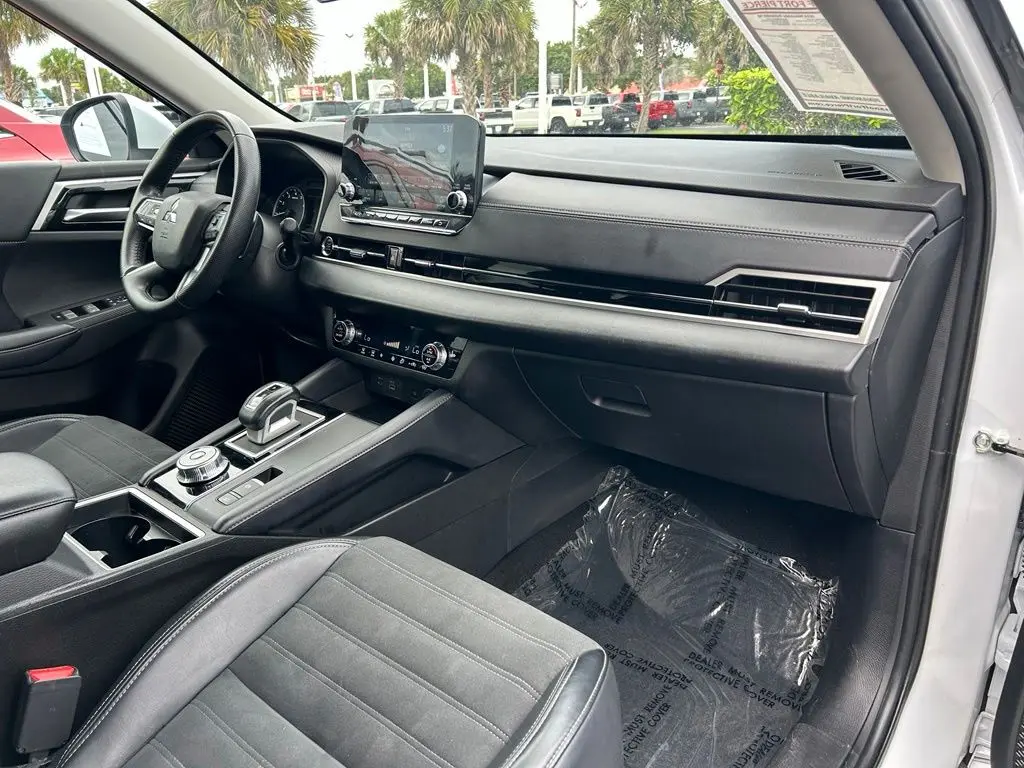 2024 Mitsubishi Outlander - $20,840
