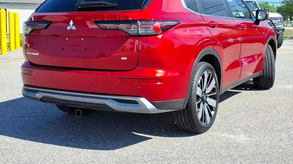 2025 Mitsubishi Outlander SE