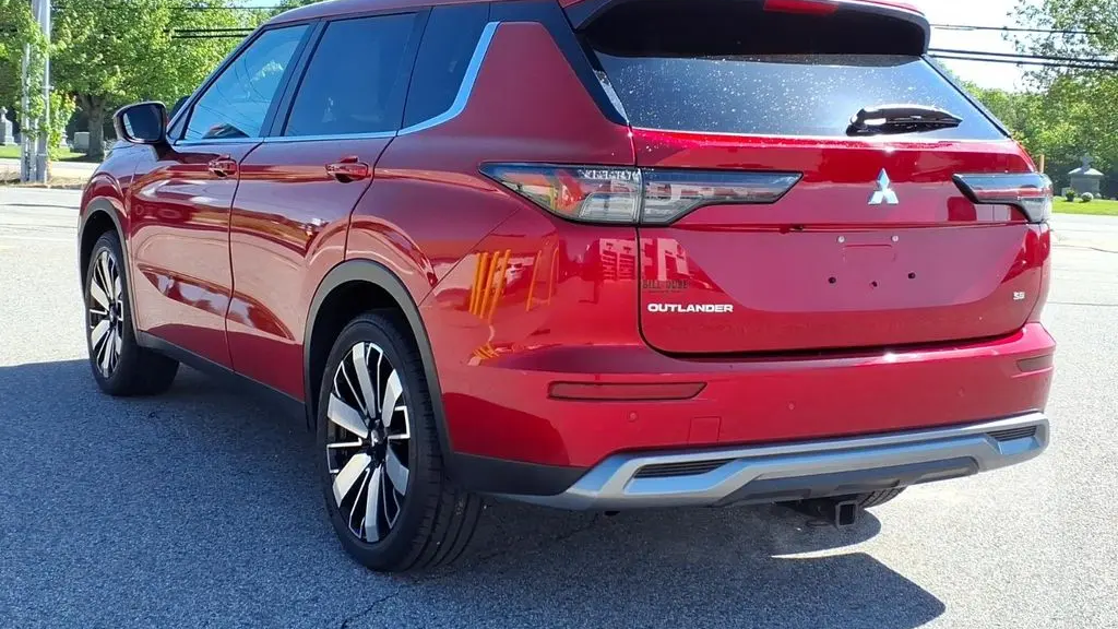 2025 Mitsubishi Outlander SE