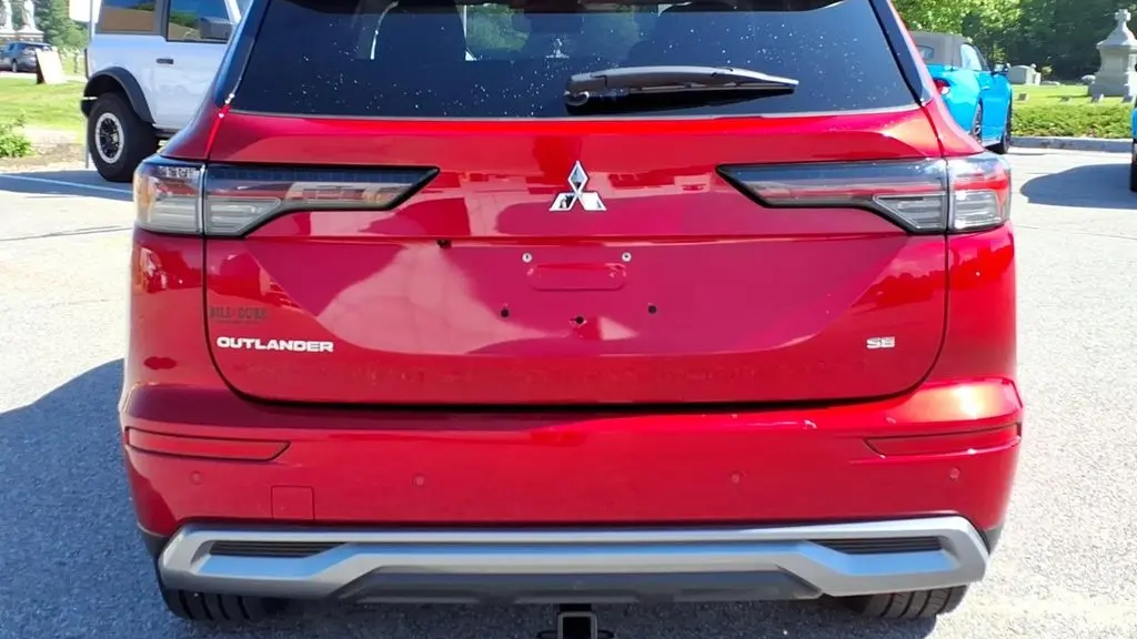 2025 Mitsubishi Outlander SE