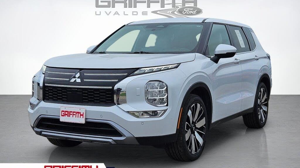 Preowned 2025 Mitsubishi Outlander SE for Sale