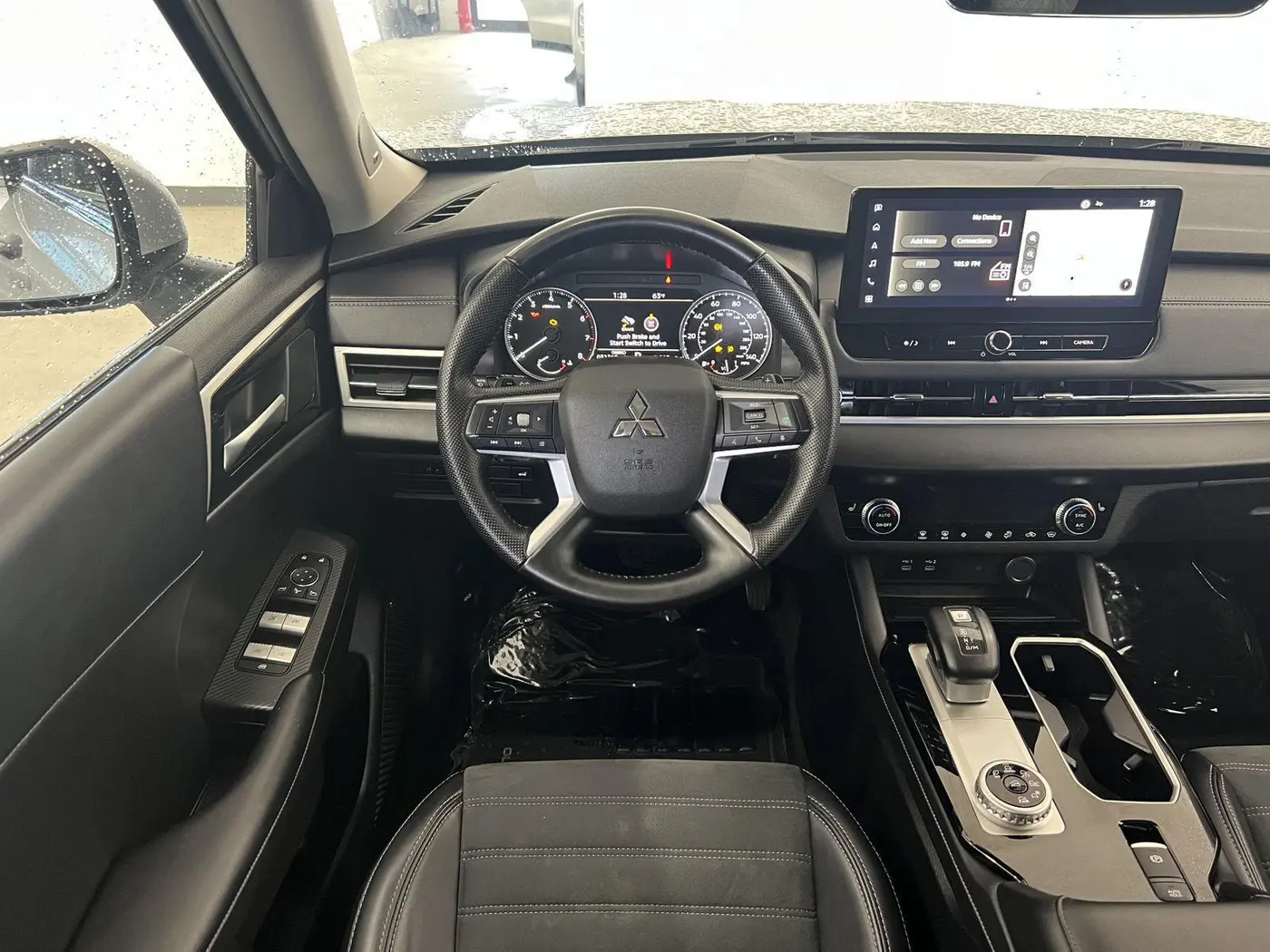 2025 Mitsubishi Outlander - $25,998